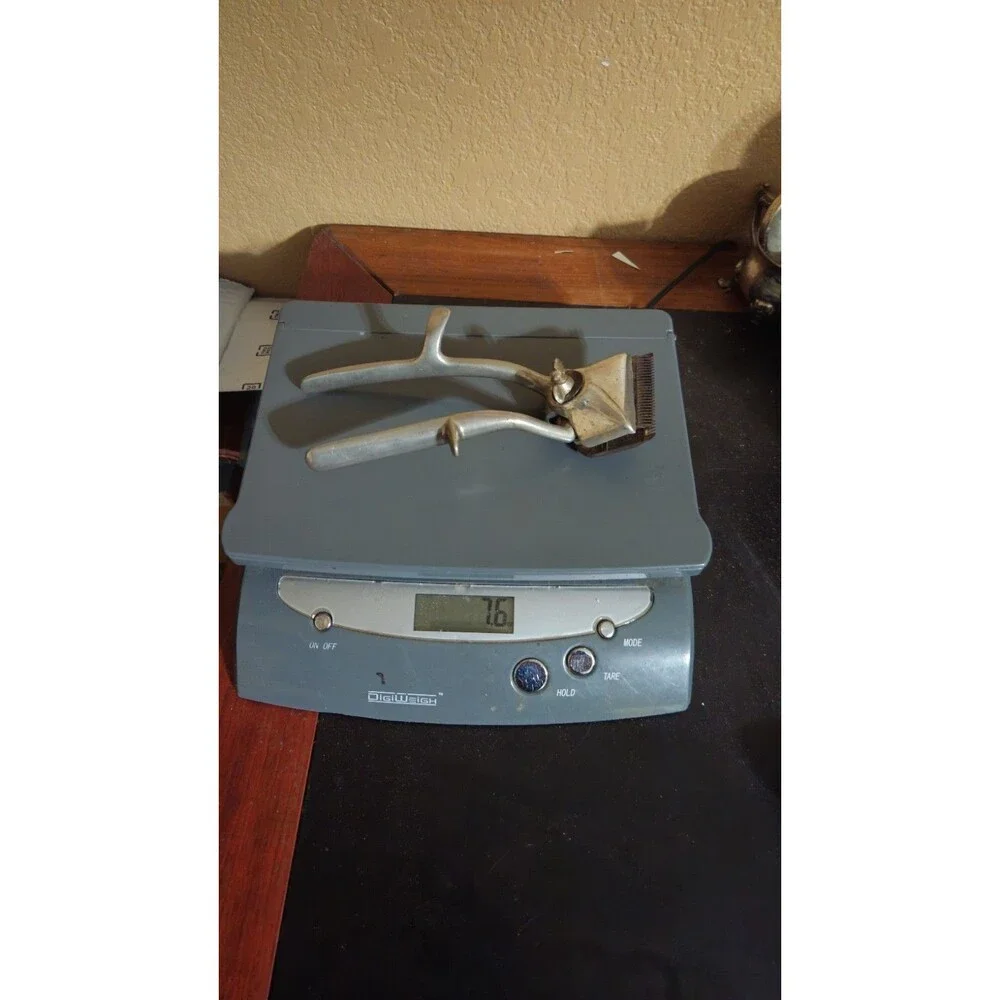 Vintage Oster Model 105 Hand Hair Clippers Antique Barber Tool Made in USA